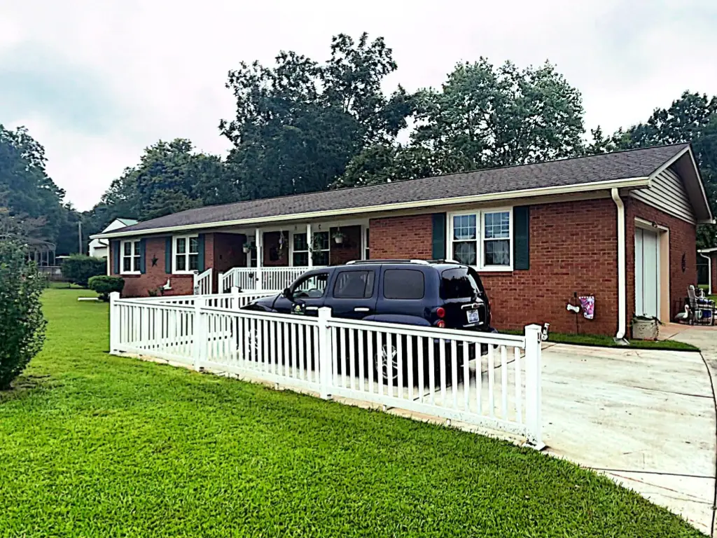 Before metal roofing this Winnsboro, SC home was using asphalt shingles for their roofing.