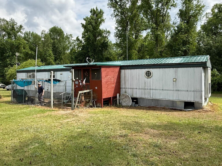 Metal roofing on mobile home repair and installation in Clinton, NC.